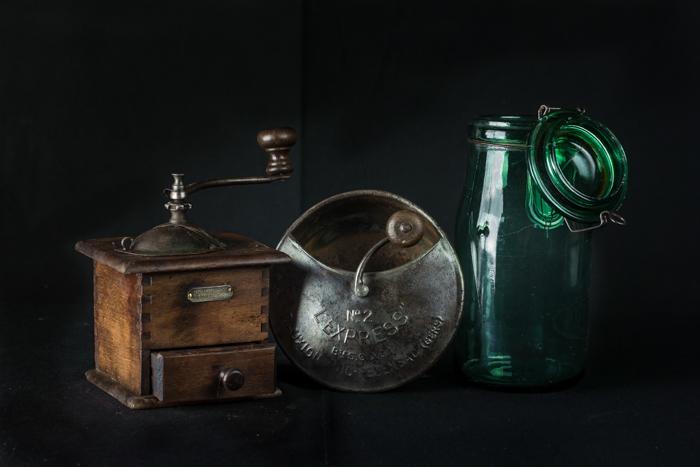 Trois matières pour trois objets anciens