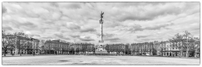 Bordeaux panoramique de l'hémicycle des Quinconces