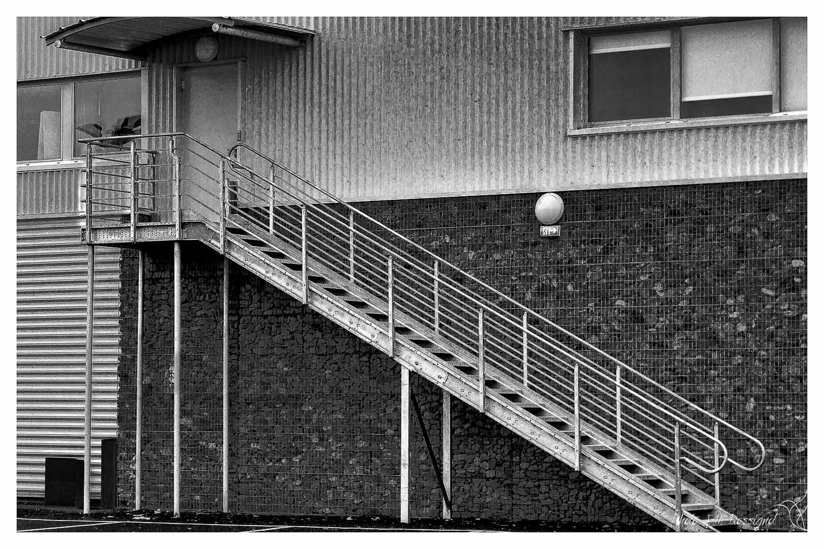 Façade d'un bâtiment commercial à Podensac